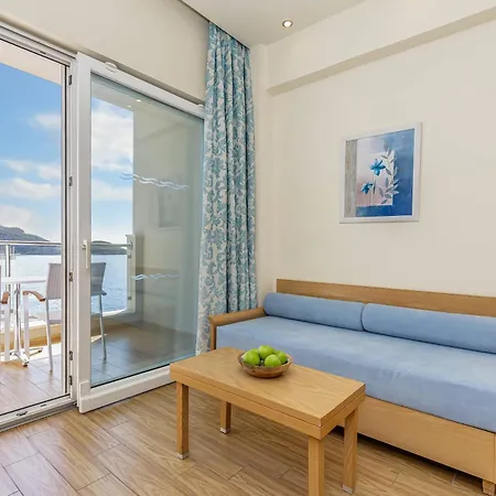 Akrotiri & - Adult Friendly Hotel