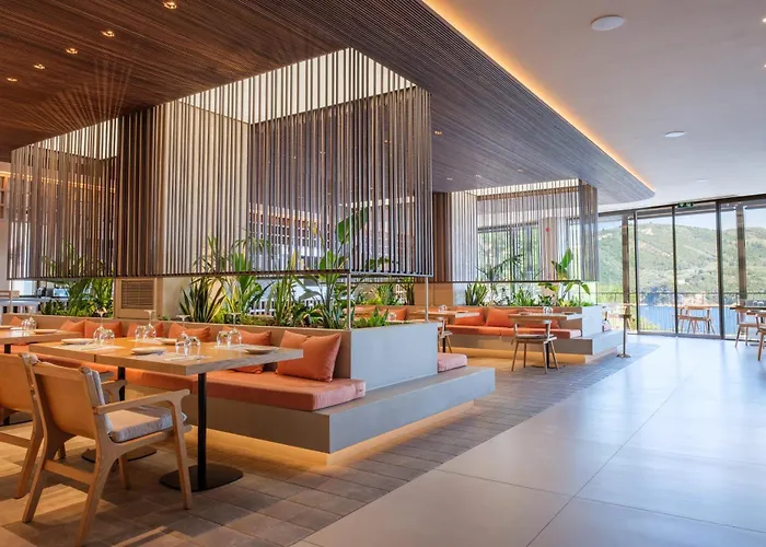 Akrotiri & - Adult Friendly