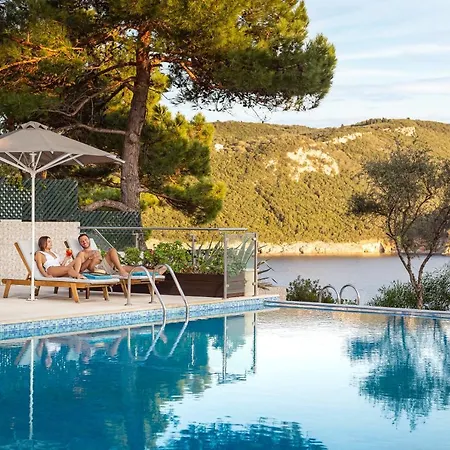 Akrotiri & - Adult Friendly