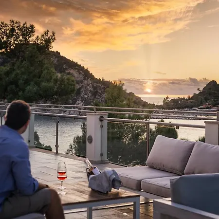 Akrotiri & - Adult Friendly