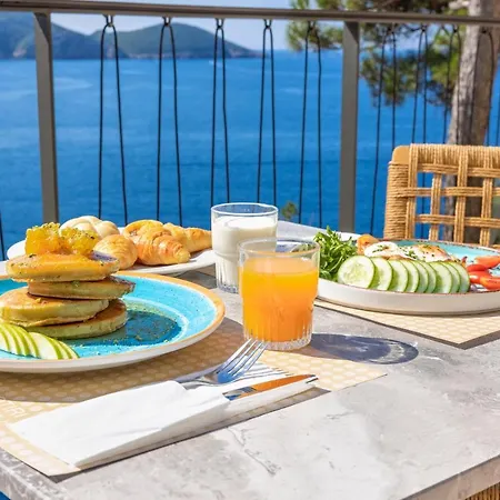 Akrotiri - Adult Friendly Paleokastritsa