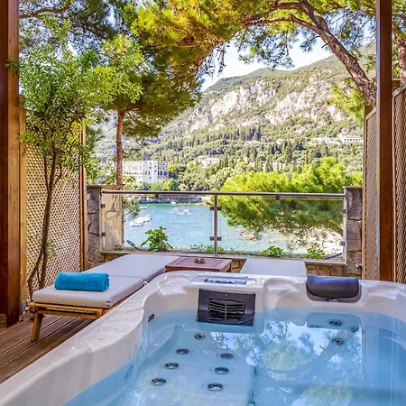 Akrotiri & - Adult Friendly Hotel