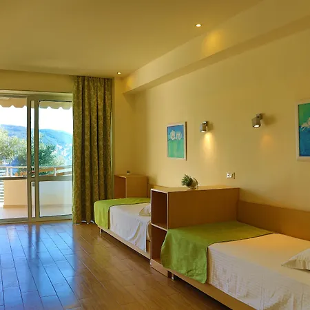 Akrotiri & - Adult Friendly