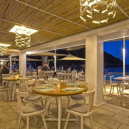 Akrotiri & - Adult Friendly 5* Палеокастрица