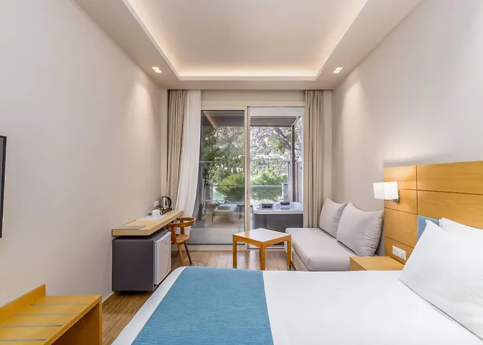 Akrotiri & - Adult Friendly 5*