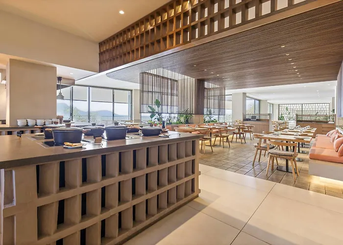 Akrotiri & - Adult Friendly 5* Paleokasztríca