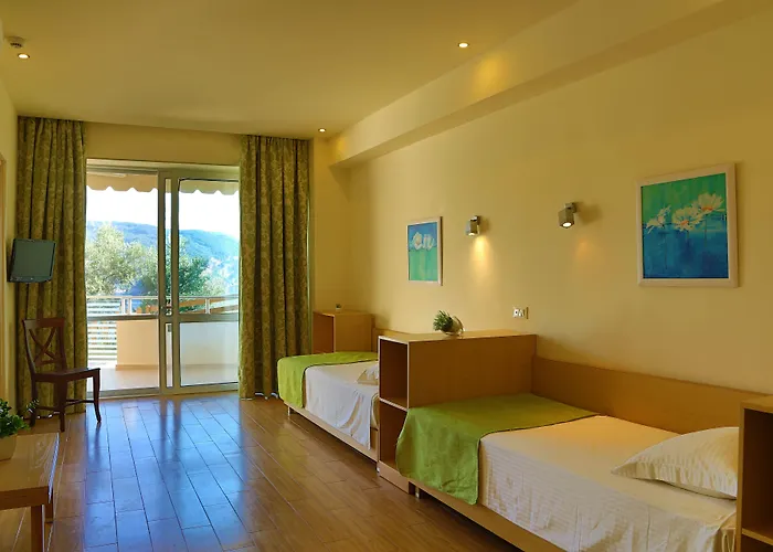 Akrotiri & - Adult Friendly