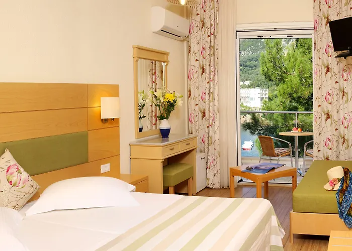 Akrotiri & - Adult Friendly Szálloda Paleokasztríca