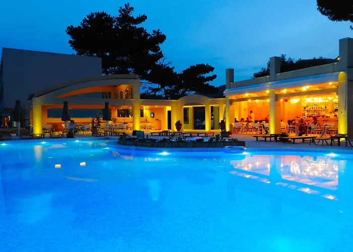 Akrotiri & - Adult Friendly