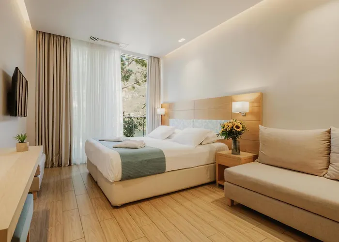 Akrotiri & - Adult Friendly 5*