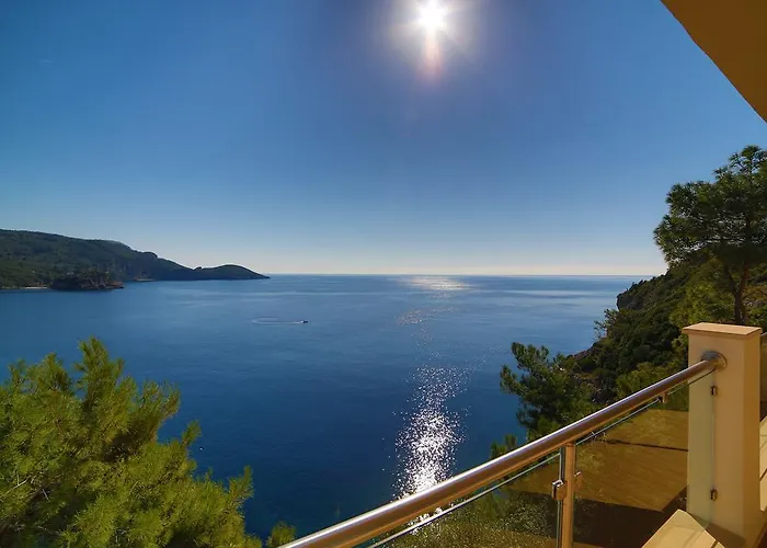 Akrotiri & - Adult Friendly 5*