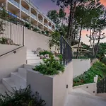 Akrotiri & - Adult Friendly Hotel