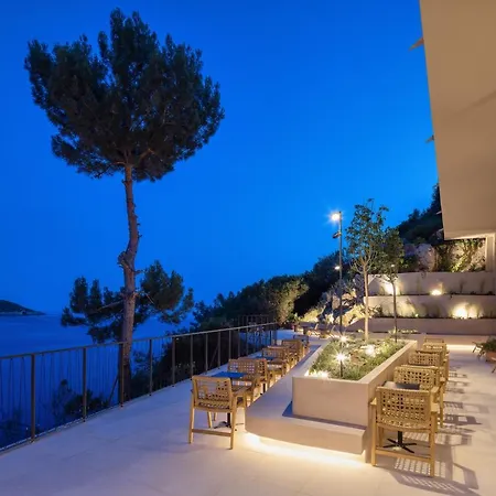 Hotel Akrotiri - Adult Friendly