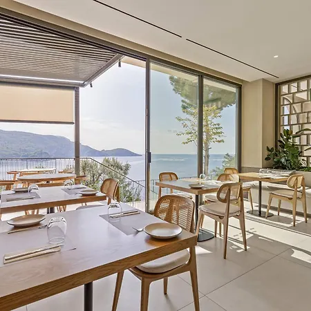Akrotiri - Adult Friendly Hotel
