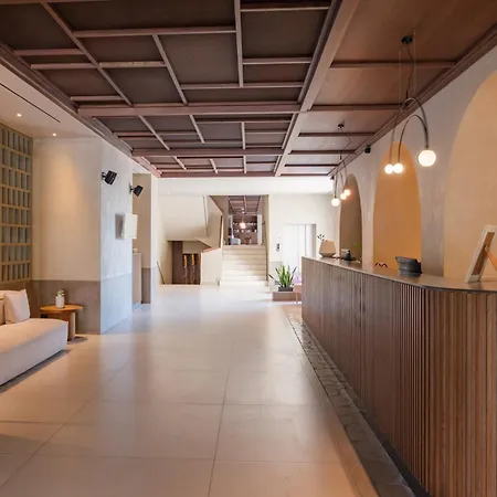Akrotiri - Adult Friendly