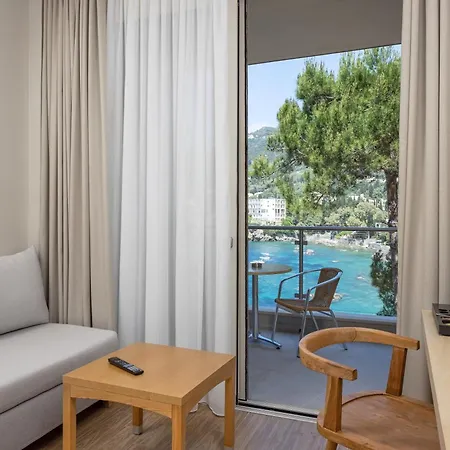 Akrotiri - Adult Friendly Hotel 5*