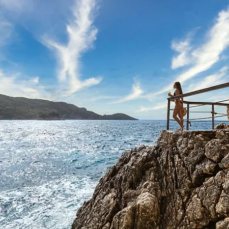 Akrotiri & - Adult Friendly